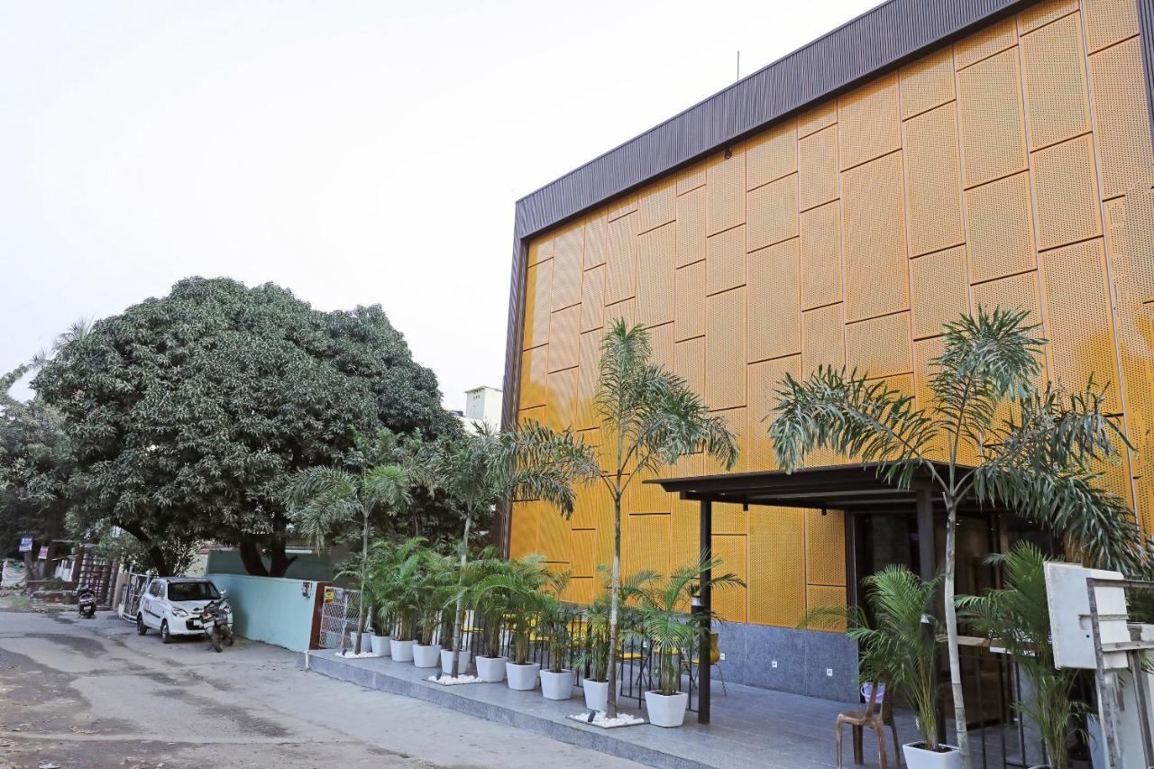 Fabhotel Oasis Yellow Courtyard Bhopál Kültér fotó